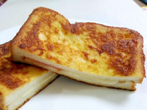 朝食に☆ベーコンとチーズのホットサンド
